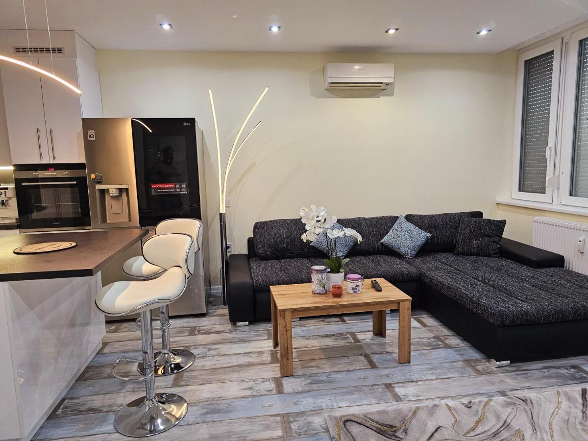 Urban Loft Διαμέρισμα Salgótarján Εξωτερικό φωτογραφία